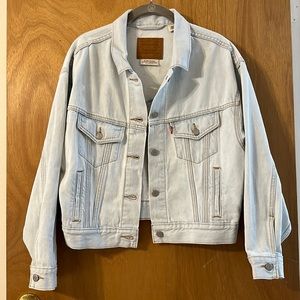 NWOT Levi’s Denim Jacket